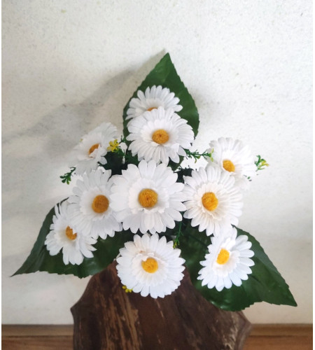 Ромашки в листях, букет 10 головок