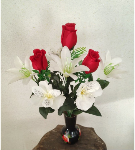 Бутони троянд з ліліями та альстромерією, букет 9 головок