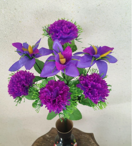 Гвоздики з орхідеями, букет 7  головок