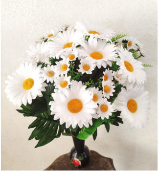 Букет з великих та маленьких ромашок, 16 головок