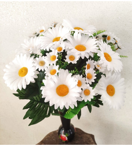 Букет з великих та маленьких ромашок, 16 головок