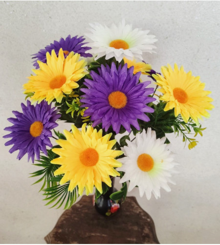 Гербери різнокольорові з листям пальми, букет 11 головок