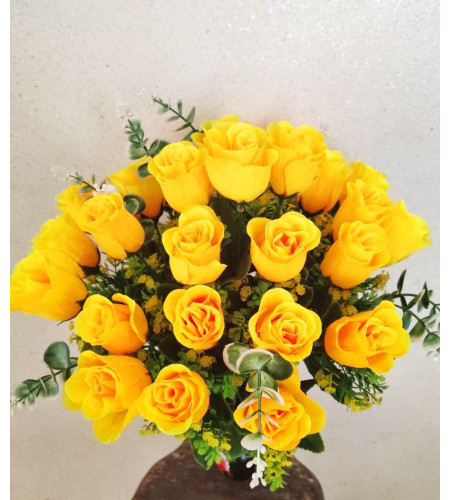 Бутони троянд, букет 27 головок