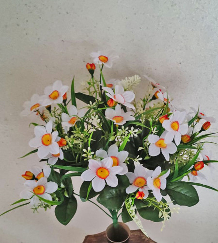 Нарциси, букет 16 гілочок