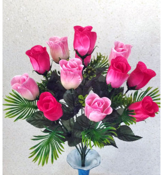 Рози атласні з гілочками самшита та папороті, букет 12 головок