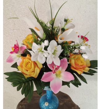 Композиція з троянд, орхідей та кал, букет 24 гілочки Композиція з троянд, орхідей та кал, букет 24 гілочки