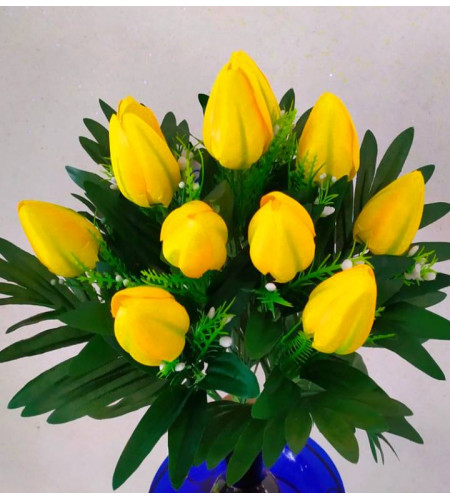 Тюльпани з ягодкою, букет 10 головок