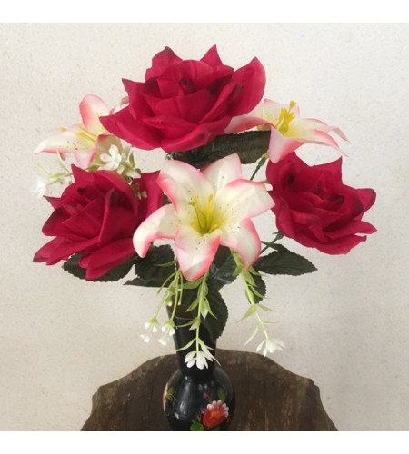 Троянди гостропелюсткові з ліліями, 7 головок