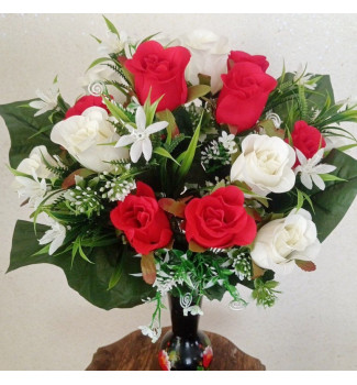 Троянди в бутонах з жасмином, букет 24 гілочки Троянди в бутонах з жасмином, букет 24 гілочки