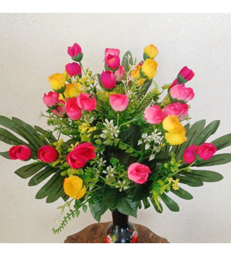 Бутончики дрібних троянд, букет 40 головок