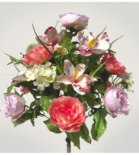 Троянди, орхідеї та гортензія с пластиковими шишками, букет 19 головок