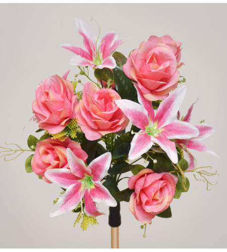 Розы и лилии с  пластиковыми веточками, букет 12 головок